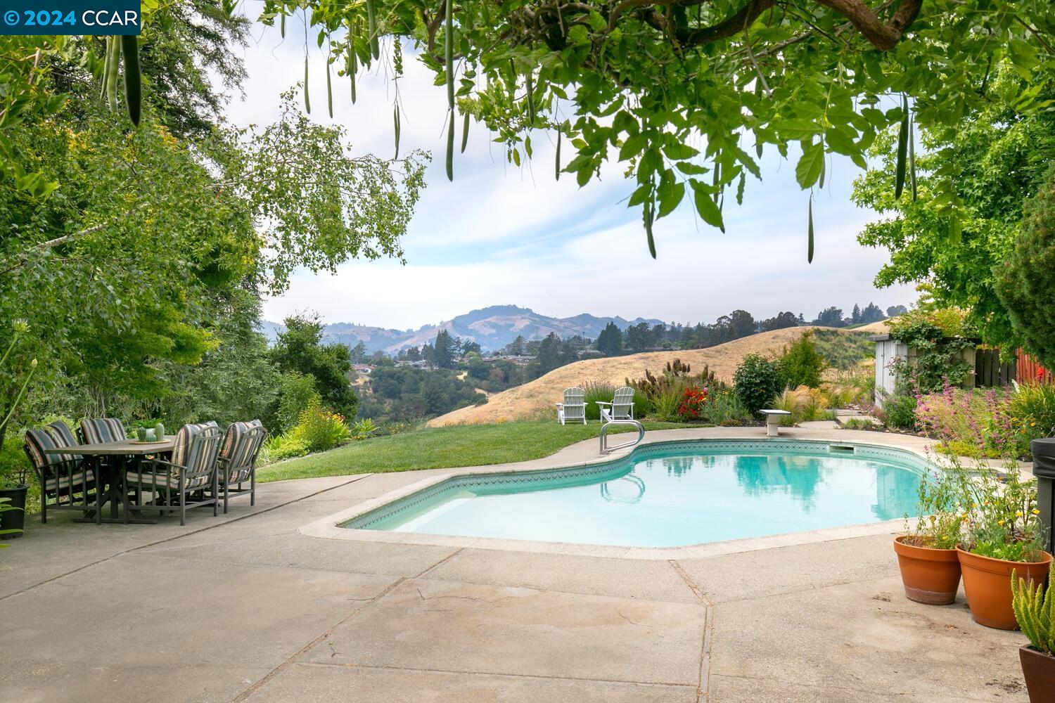 451 Fernwood Dr
