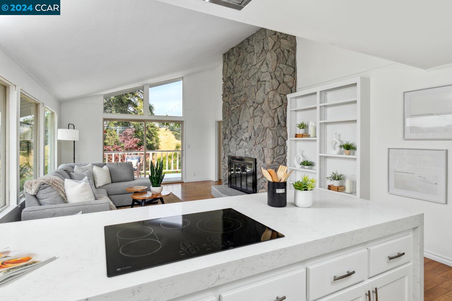 451 Fernwood Dr