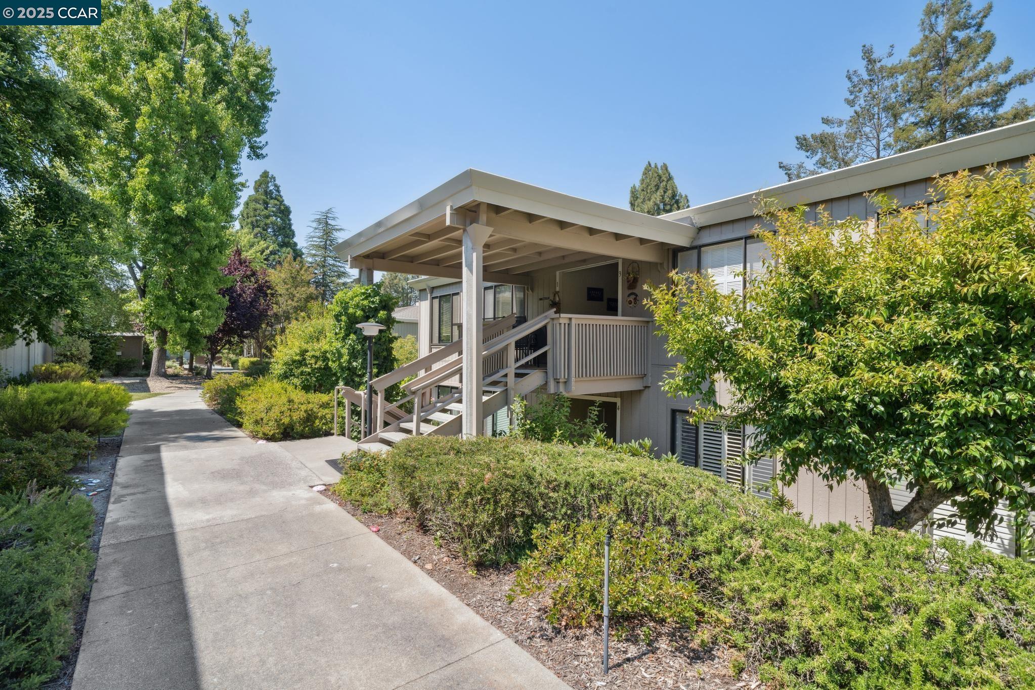 1150 Canyonwood Court # 4