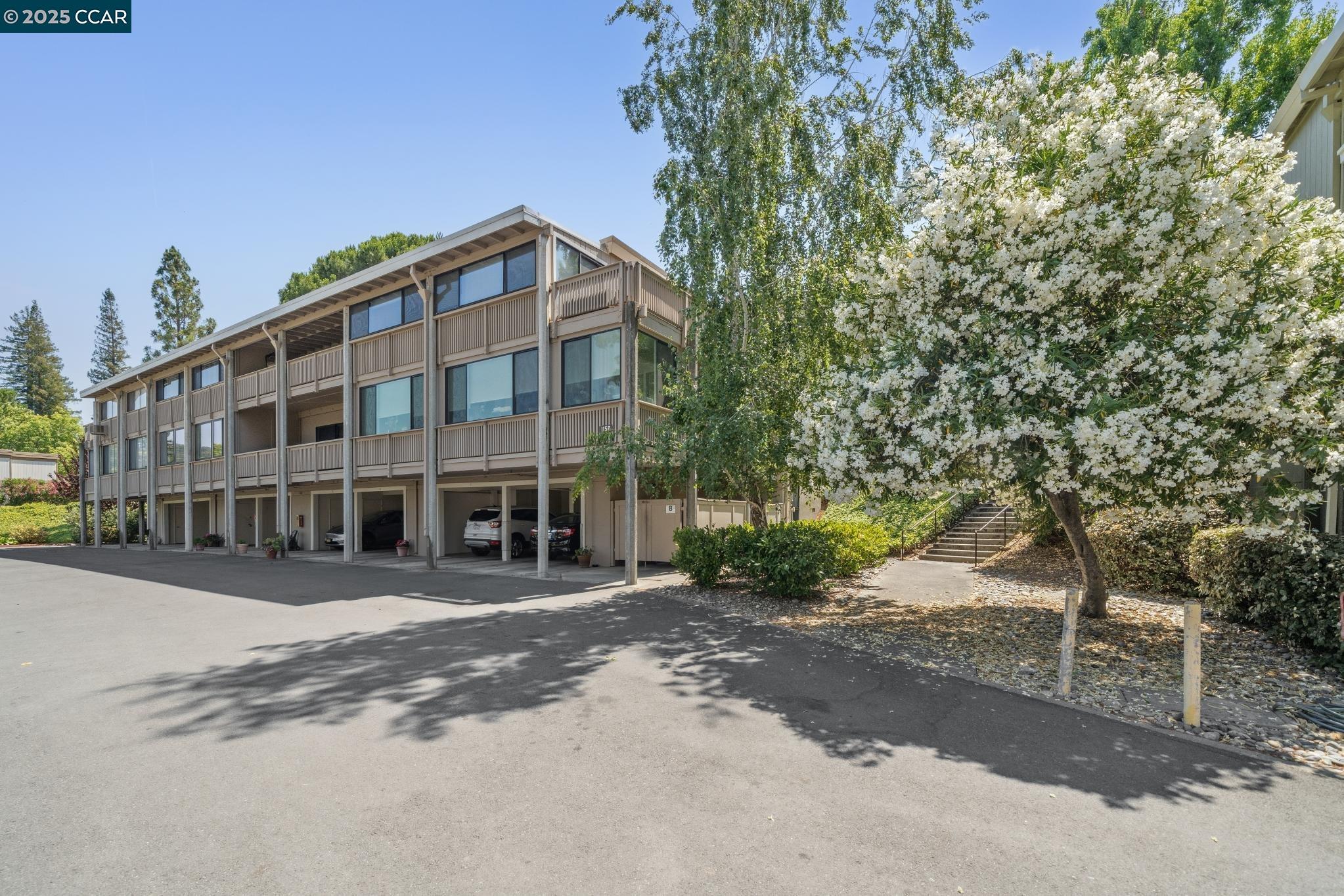 1150 Canyonwood Court # 4