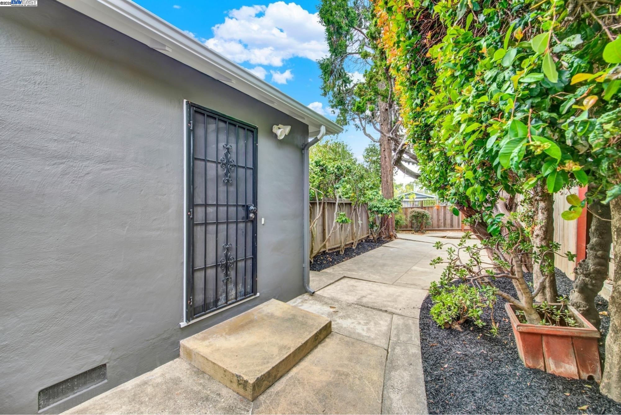 3627 Loma Vista Ave, Oakland