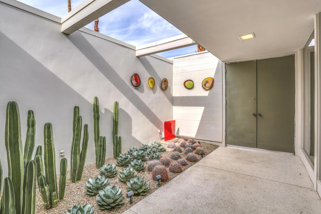 1202 Sandpiper Street