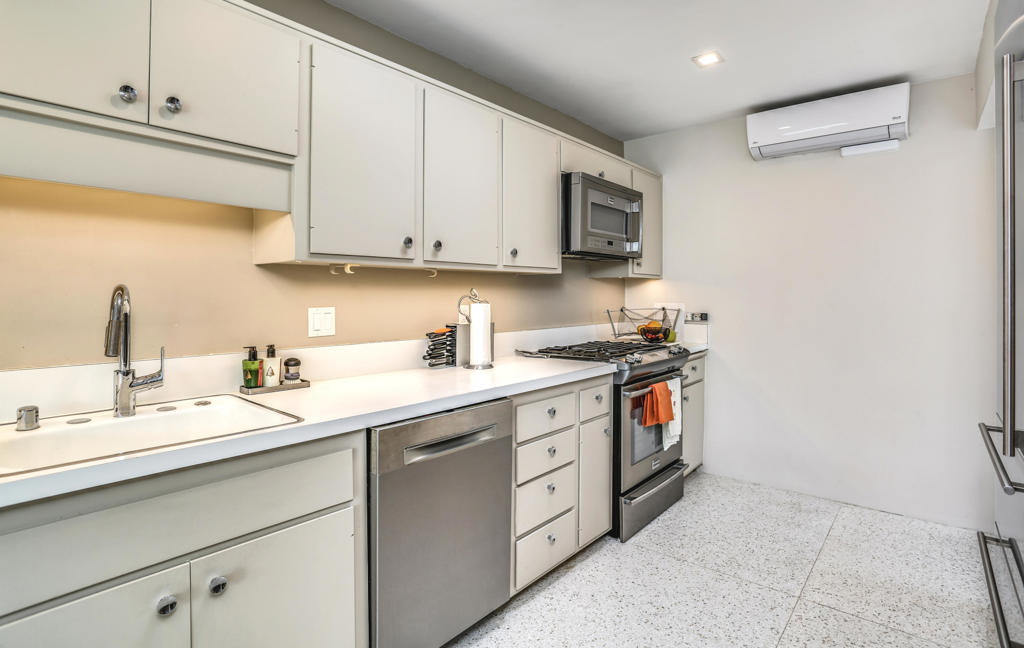 1202 Sandpiper Street