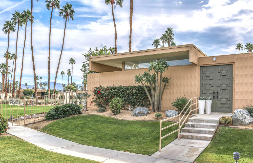 1202 Sandpiper Street