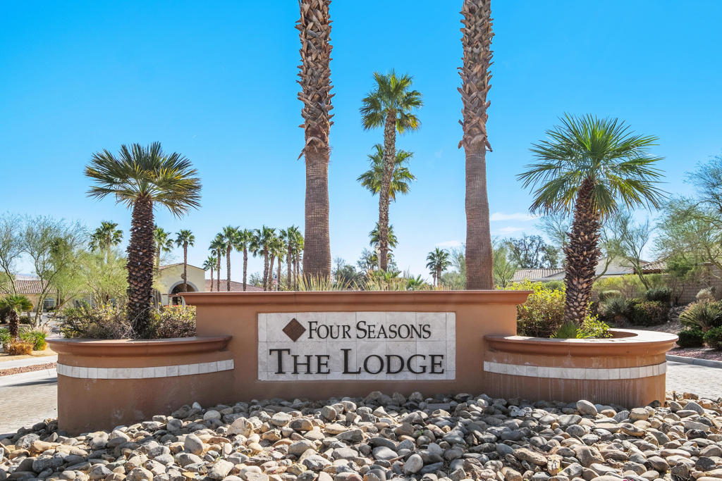 2682 Desert Breeze Way