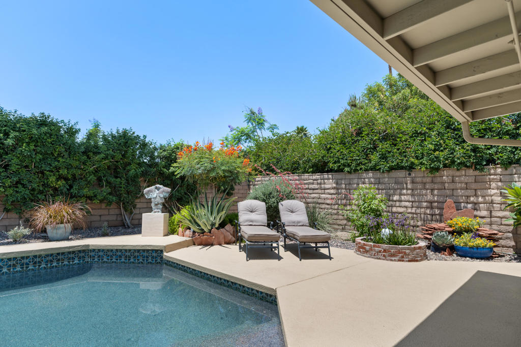 43235 Silk Tree Lane