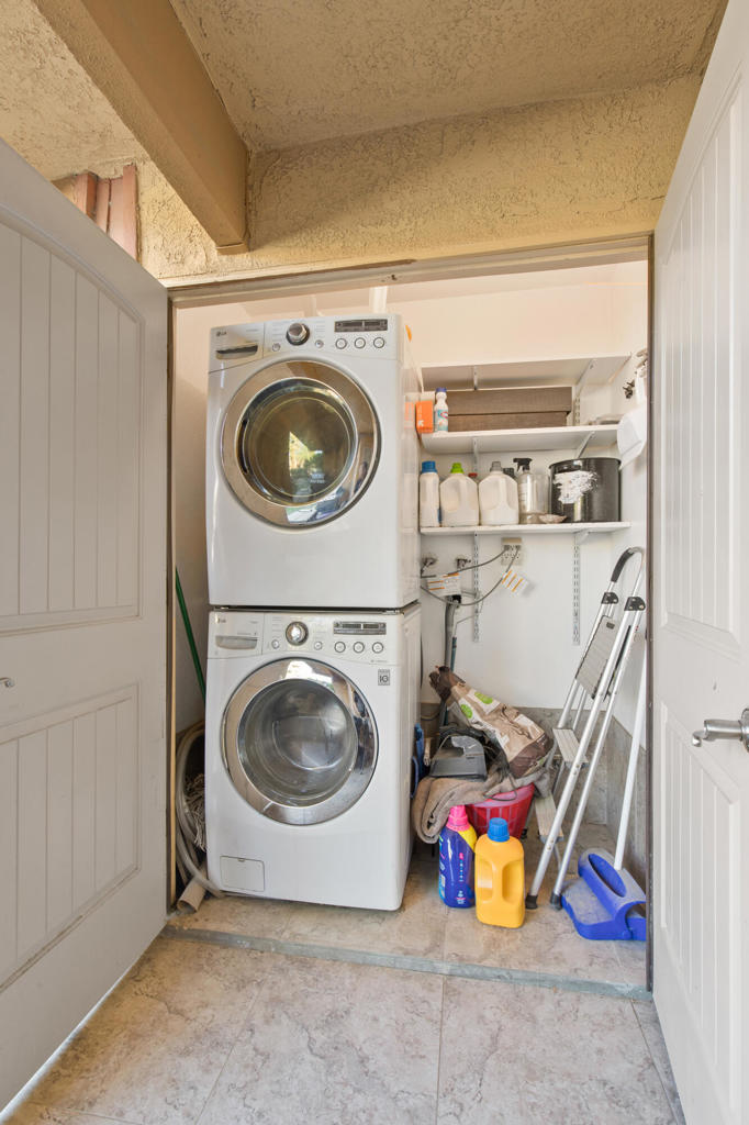 48255 Monroe Street 34