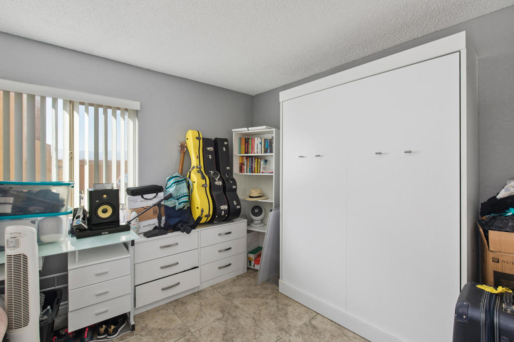 48255 Monroe Street 34