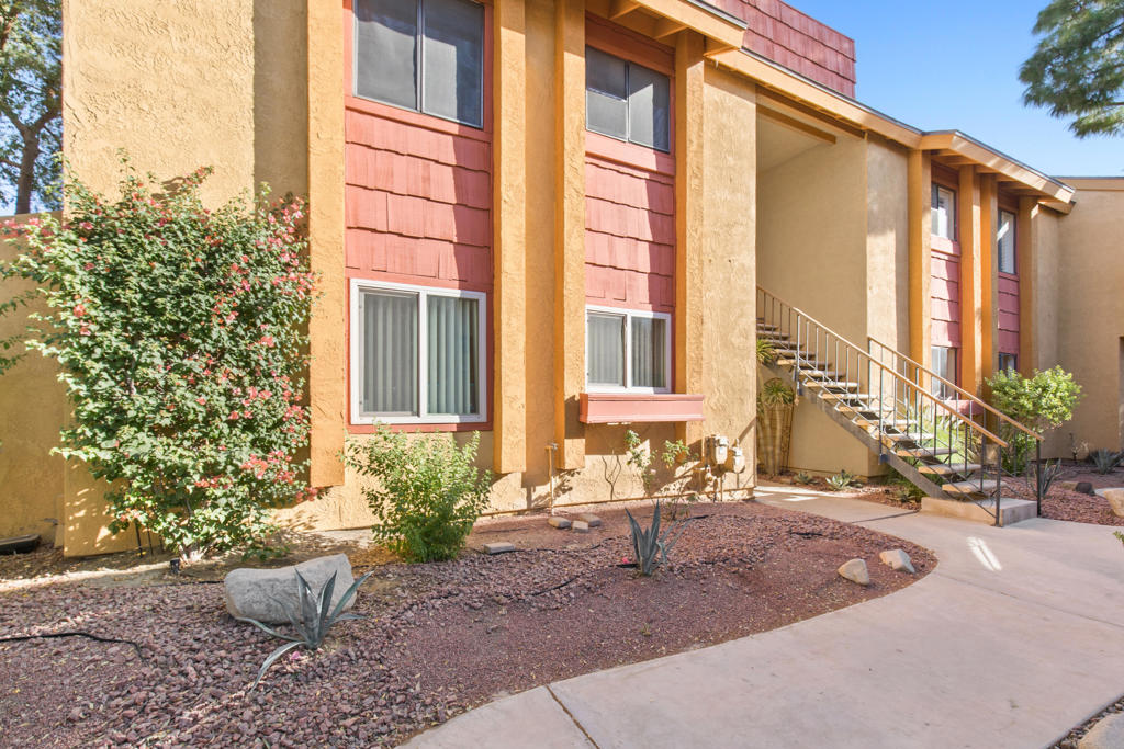 48255 Monroe Street 34