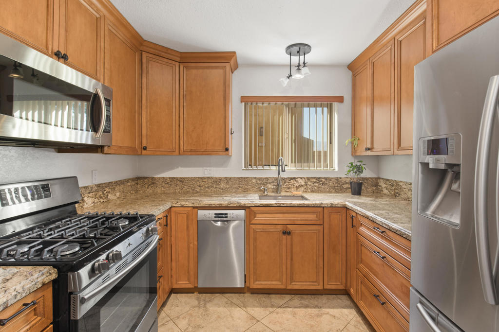 48255 Monroe Street 34