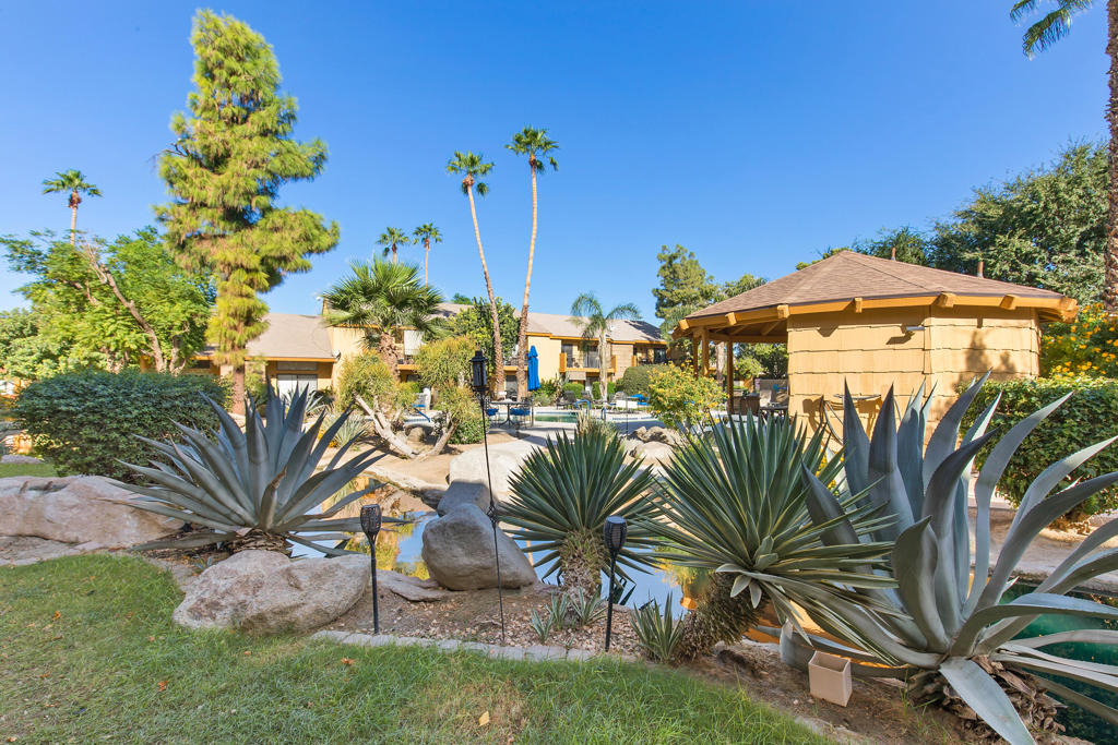 48255 Monroe Street 34