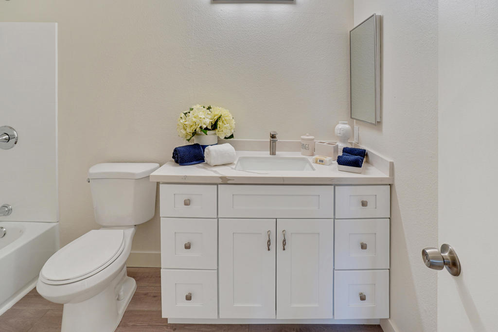 74398 Myrsine Avenue