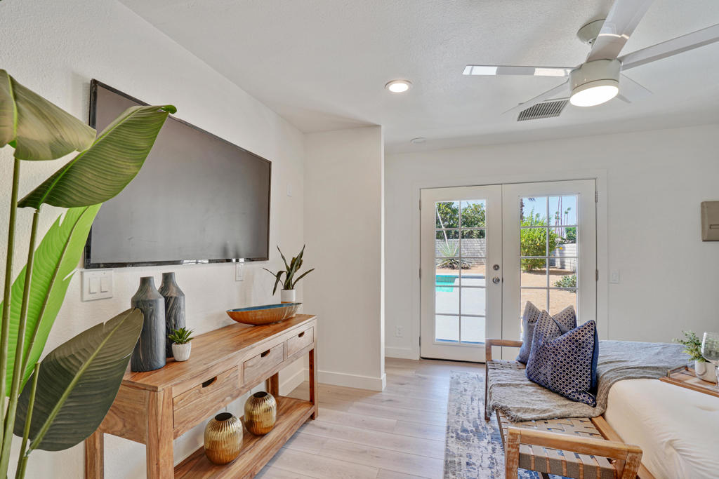 74398 Myrsine Avenue