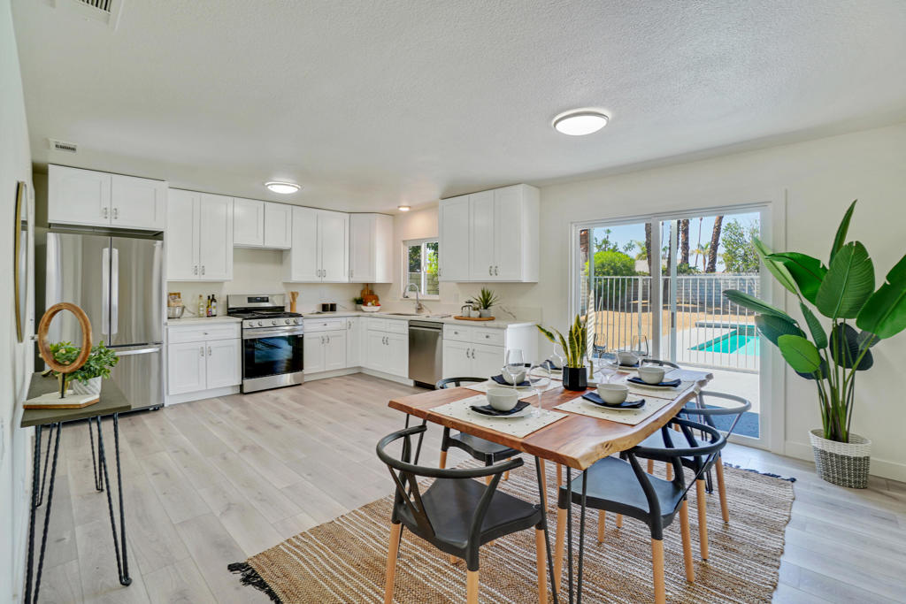 74398 Myrsine Avenue