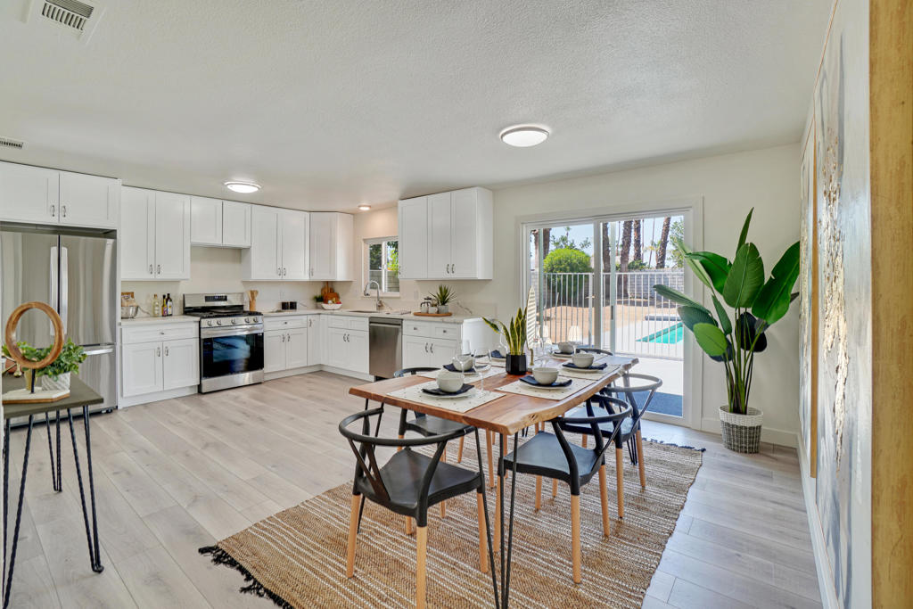 74398 Myrsine Avenue