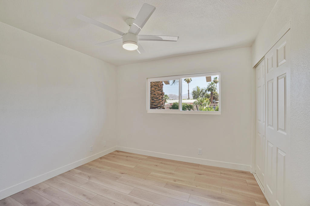 74398 Myrsine Avenue