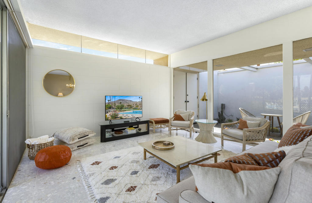 1211 Sandpiper Street