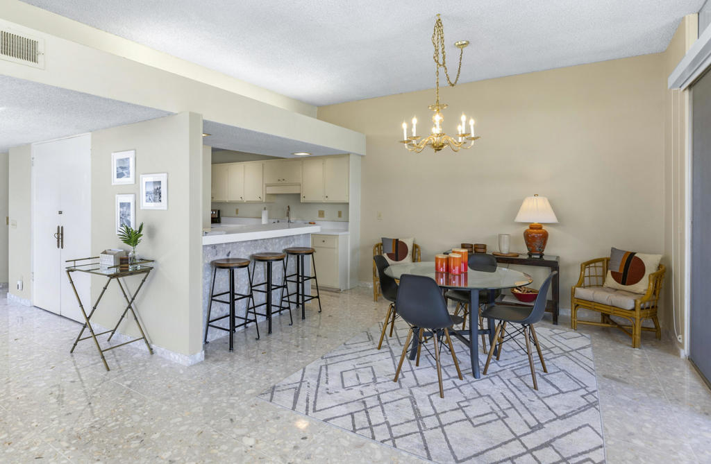 1211 Sandpiper Street