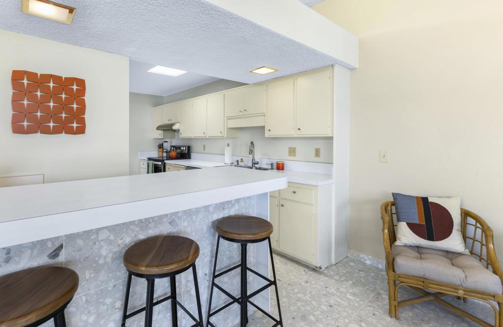 1211 Sandpiper Street