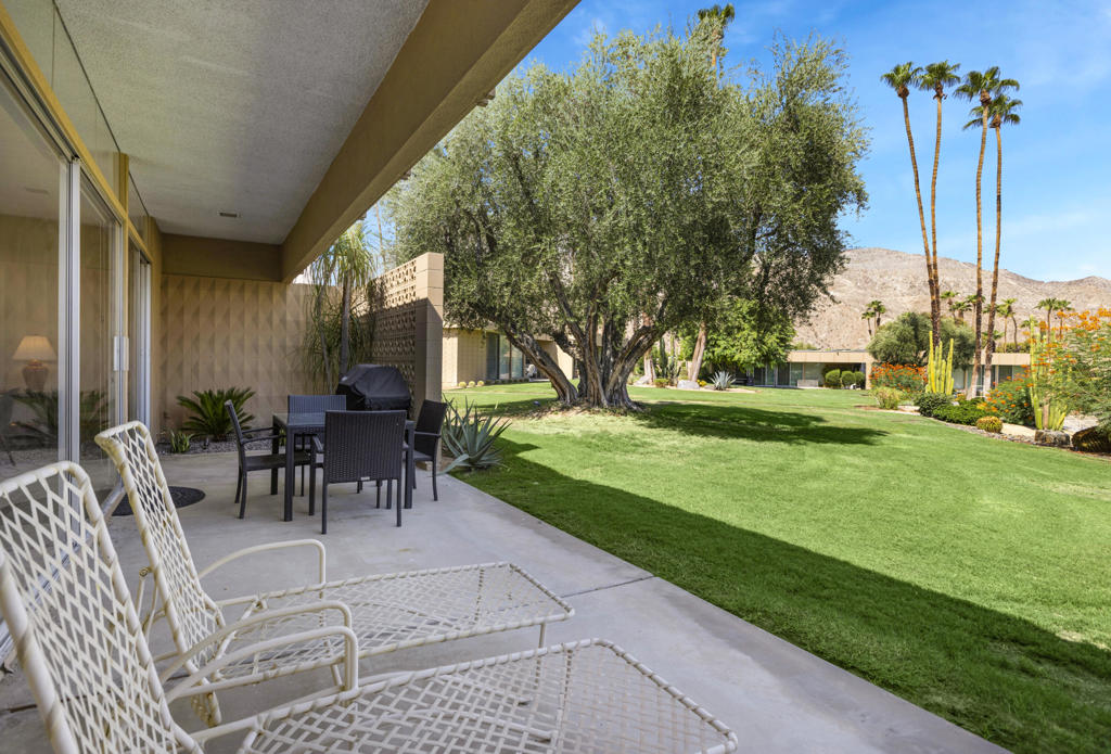 1211 Sandpiper Street