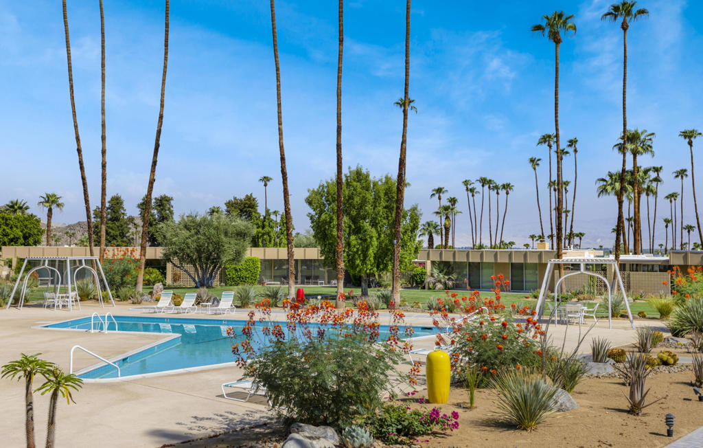 1211 Sandpiper Street