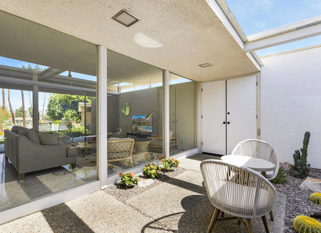 1211 Sandpiper Street