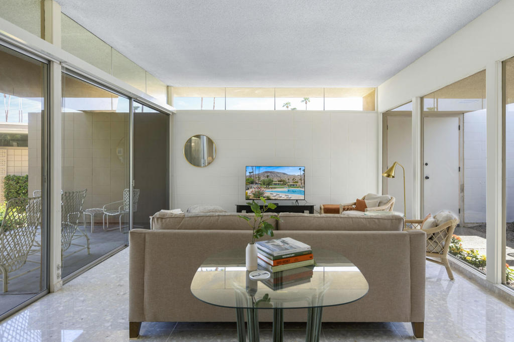 1211 Sandpiper Street