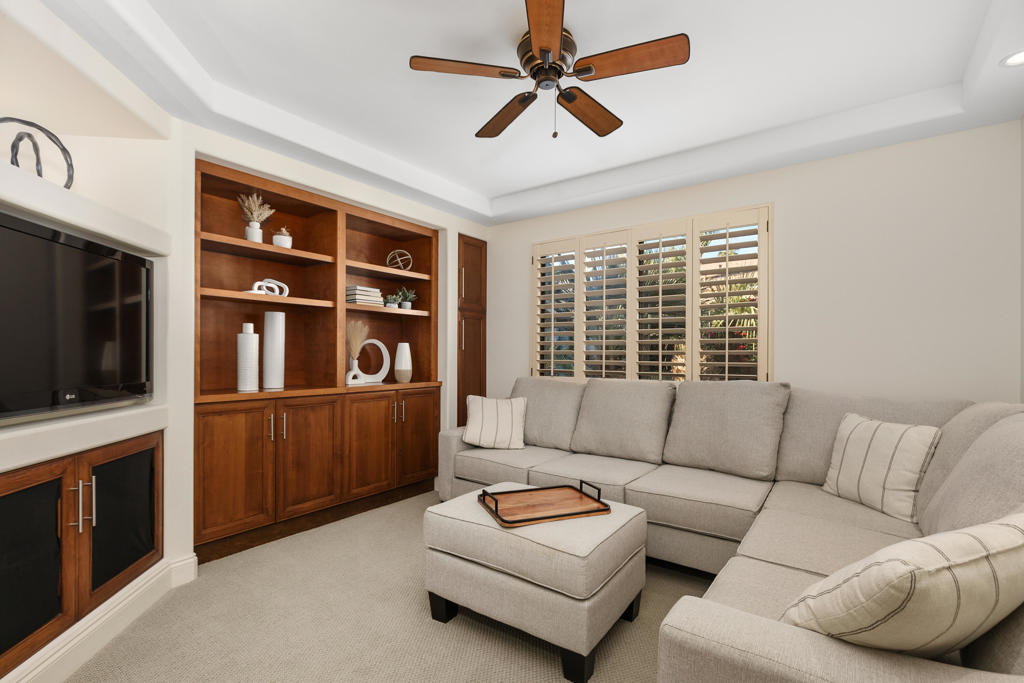 39242 Gladiolus Lane