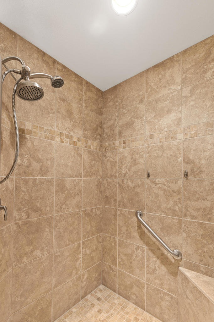 39242 Gladiolus Lane