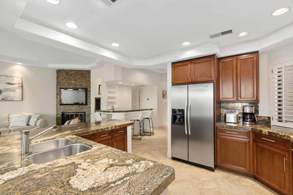 39242 Gladiolus Lane