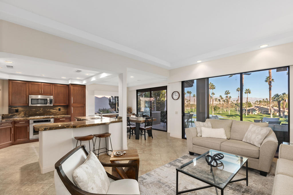 39242 Gladiolus Lane