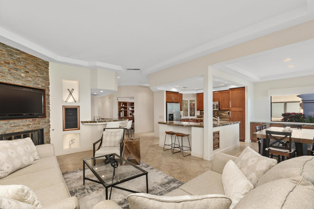 39242 Gladiolus Lane