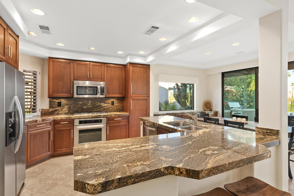 39242 Gladiolus Lane