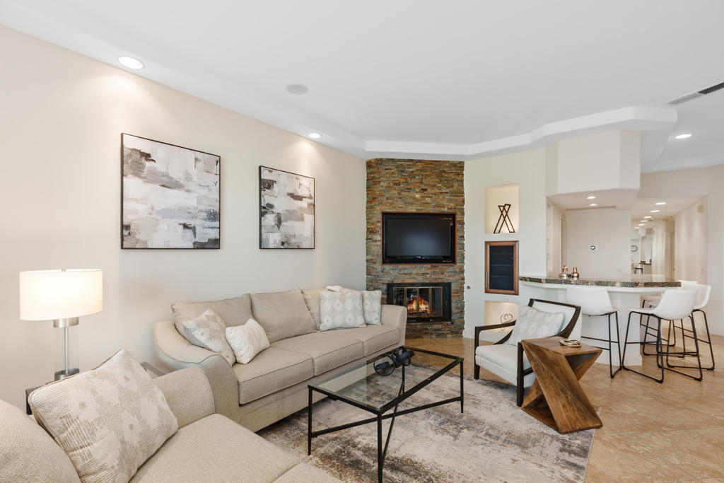 39242 Gladiolus Lane