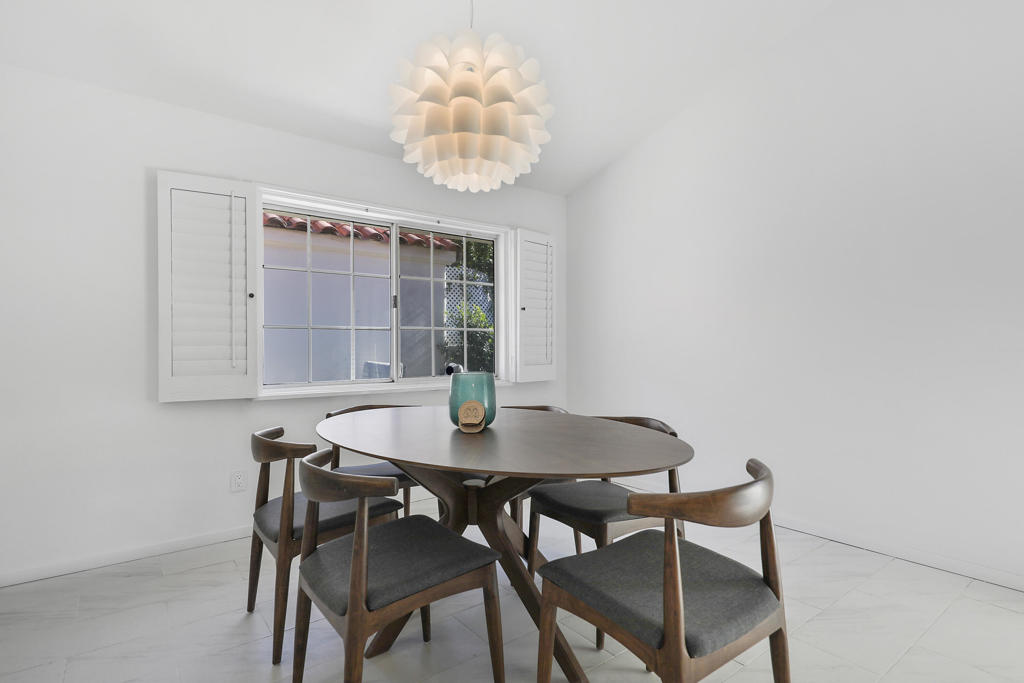 77707 Calle Las Brisas S