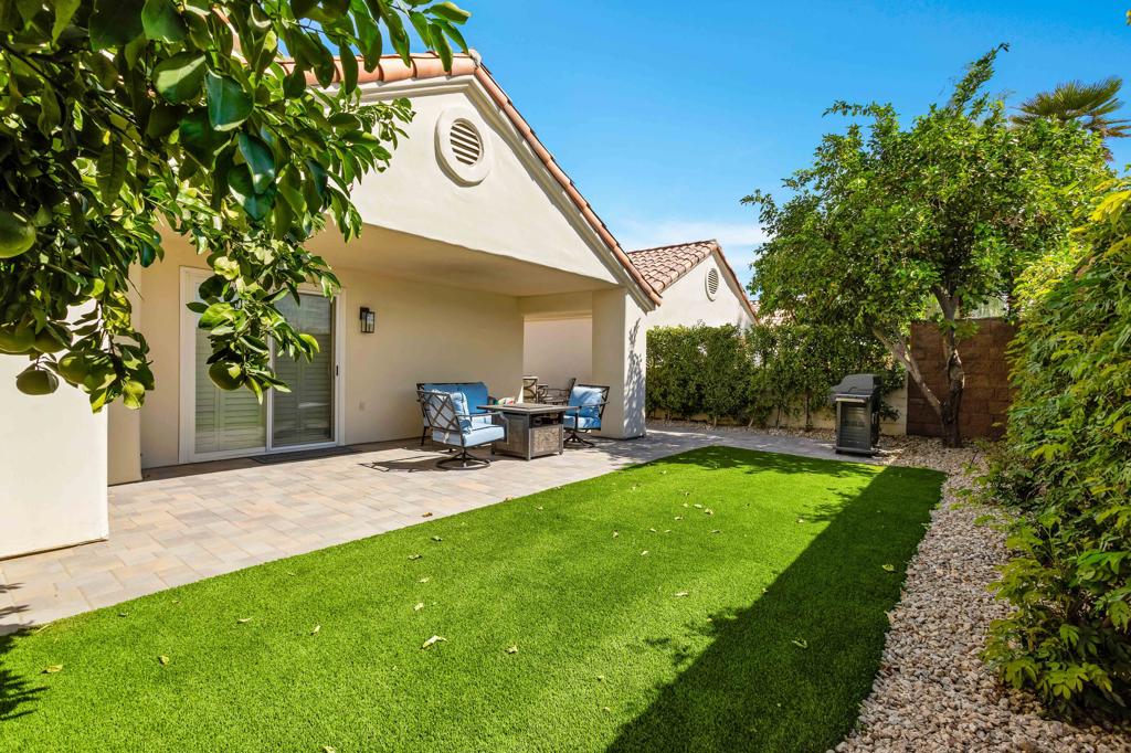 77707 Calle Las Brisas S