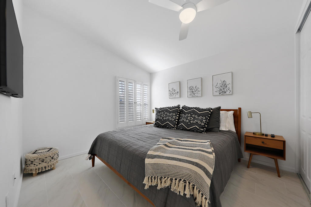 77707 Calle Las Brisas S