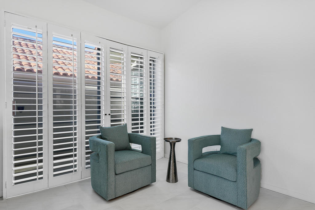 77707 Calle Las Brisas S