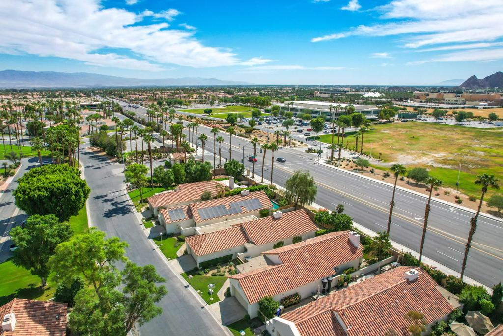 77707 Calle Las Brisas S