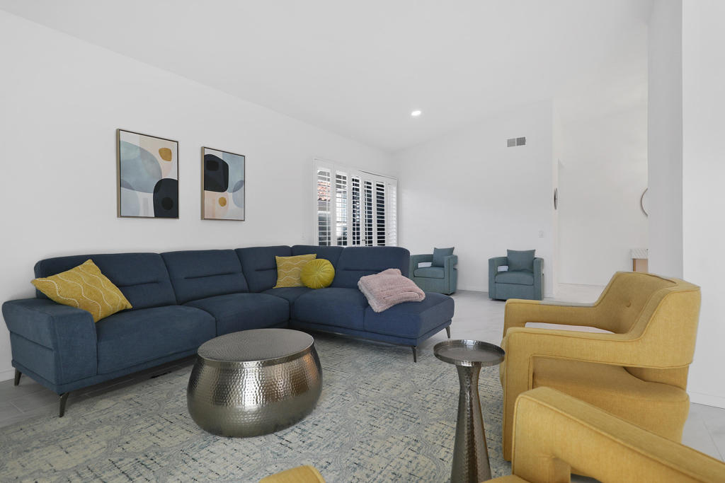 77707 Calle Las Brisas S