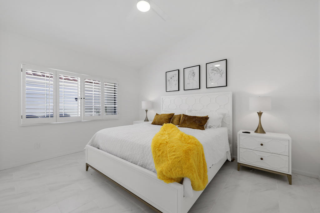 77707 Calle Las Brisas S