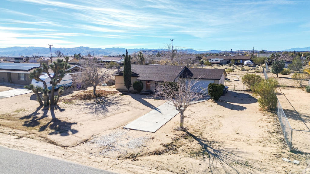 58257 Caliente Street