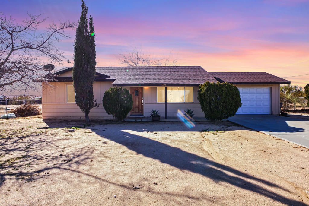 58257 Caliente Street