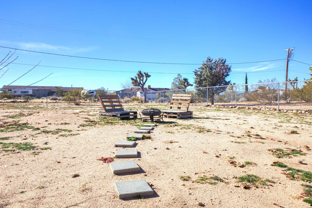 58257 Caliente Street