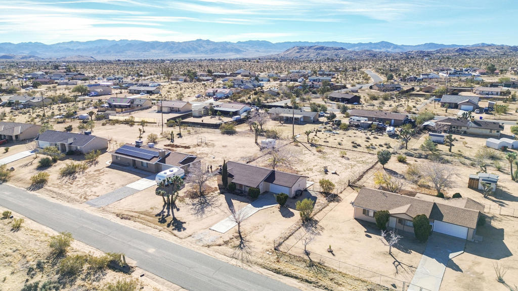 58257 Caliente Street