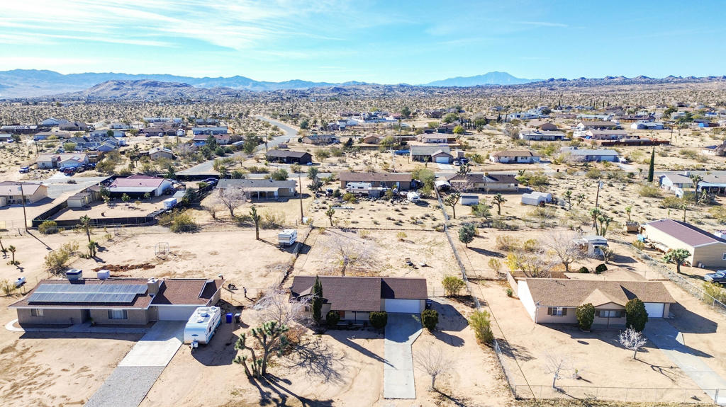 58257 Caliente Street