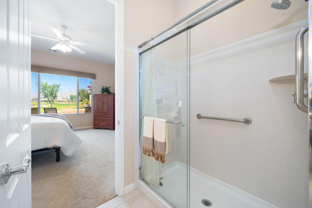 81864 Avenida Sombra