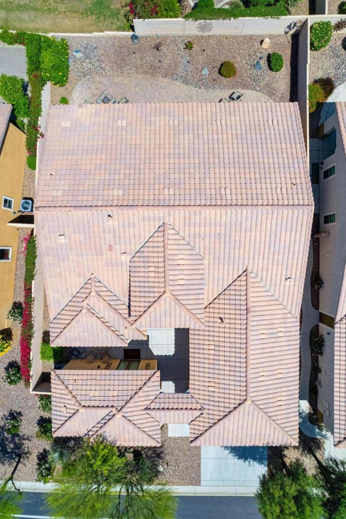 81864 Avenida Sombra