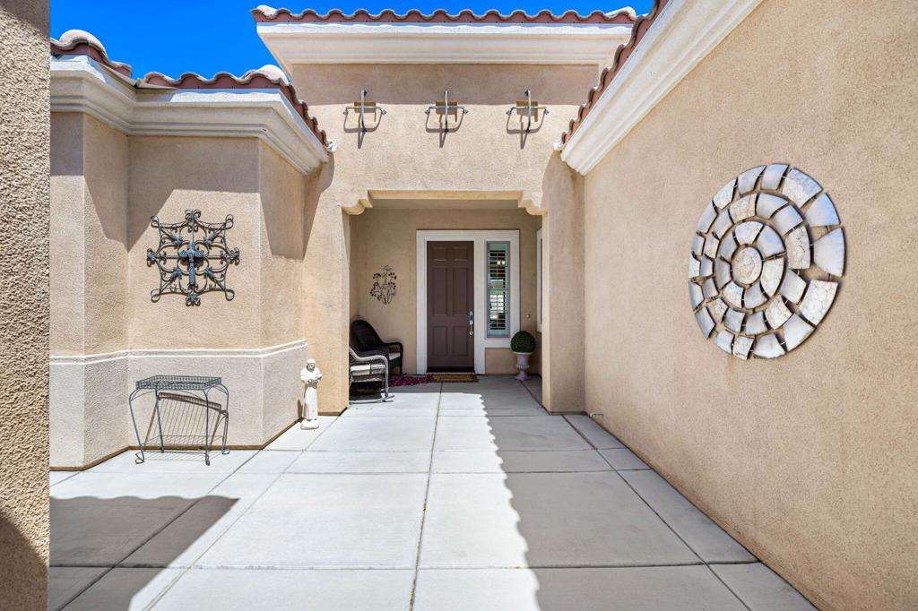 81864 Avenida Sombra