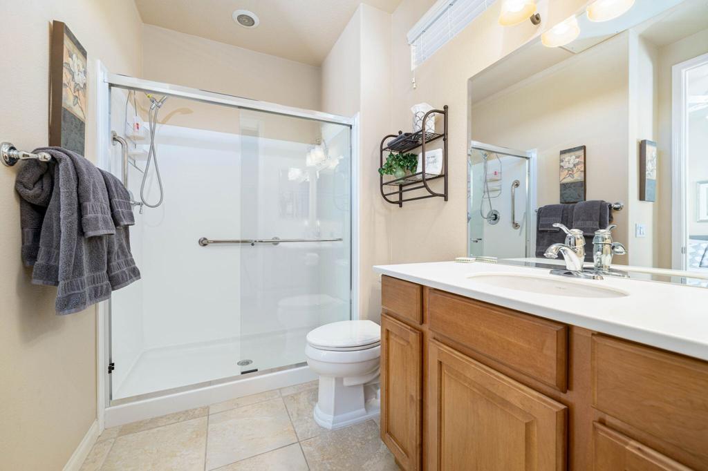 81864 Avenida Sombra